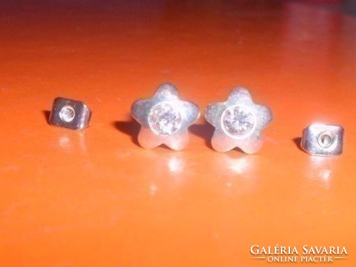 Pure white flower Tibetan silver earrings