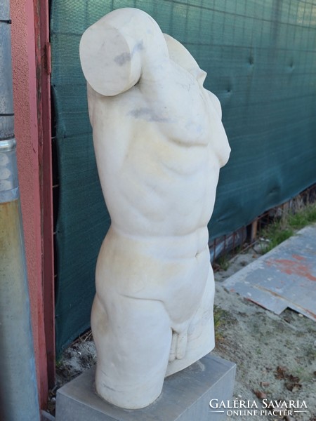 Márvány férfi akt - absztrakt torzó szobor