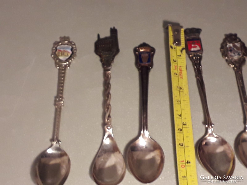 Commemorative spoons with different five pieces together