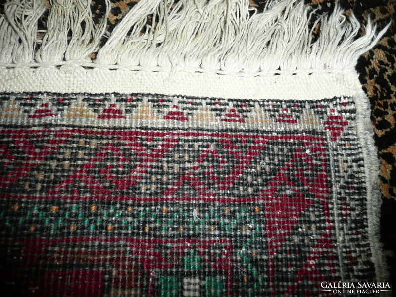 Ritka Kelet-Turkesztáni középen Boteh mintás, heráti bordűrös kézi csomózású szőnyeg