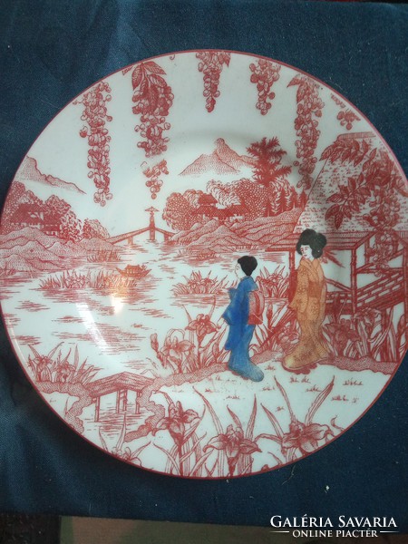 Nagyon aprólékos kidolgozású antik japán tányér