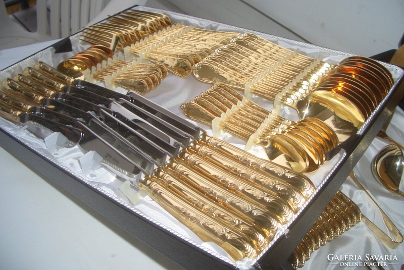 Egy igazi kuriózum! leírhatatlan szépségű a  mintázata LUXUS  arany evőeszköz 24 kar.arany evőeszköz