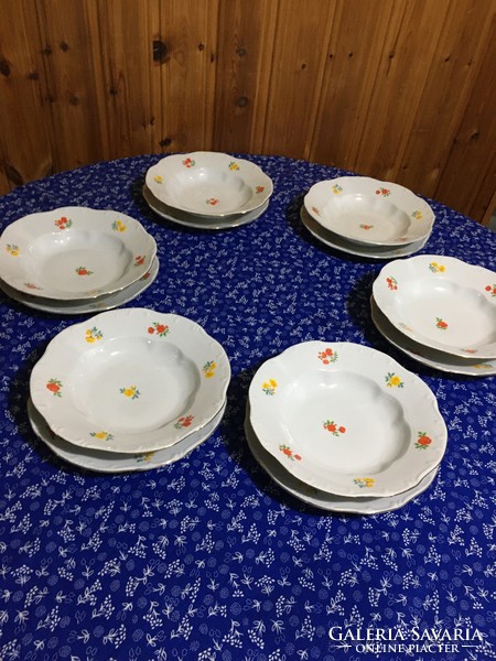 Zsolnay plates (14 pieces in one)