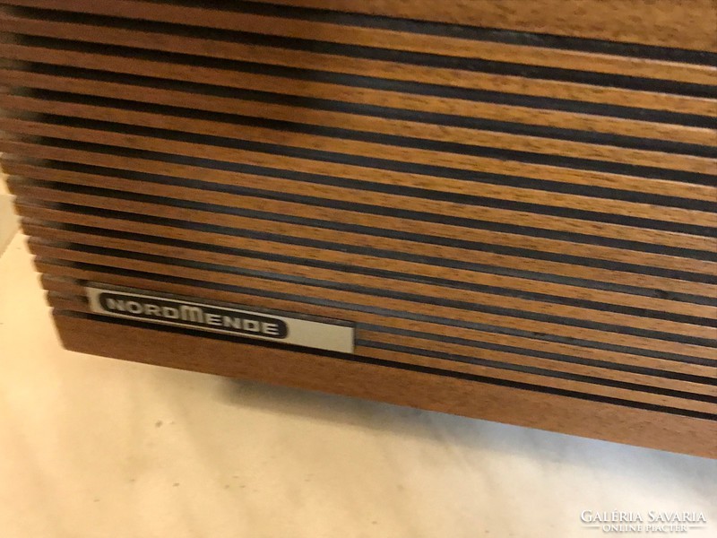 Nordmende brand tube radio.1970. Approx. Size: 16x60 cm would need some repair but it works.