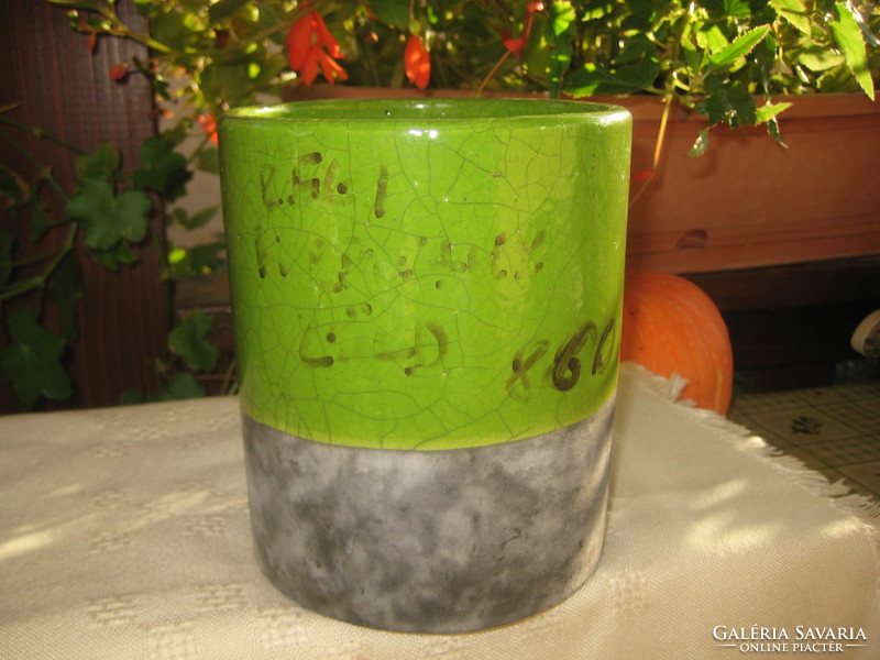 Kemény cserép , kaspó   ,  zöld- szürke  13,5 x 16 cm
