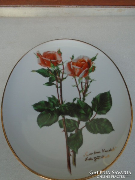 Jubilee mit rosen oval wall plate is a very rare piece