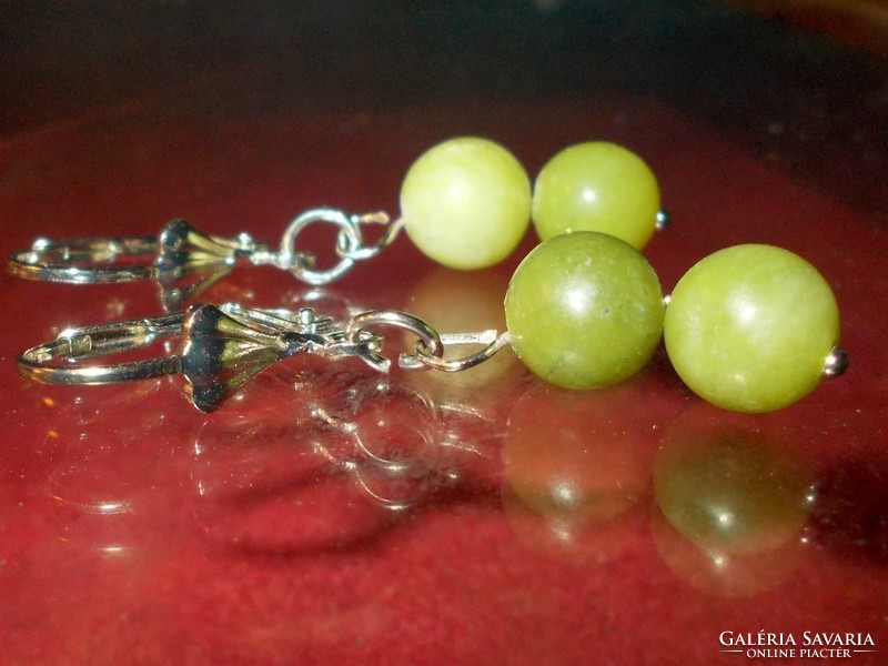 Olivine jade mineral pearl Tibetan silver earrings