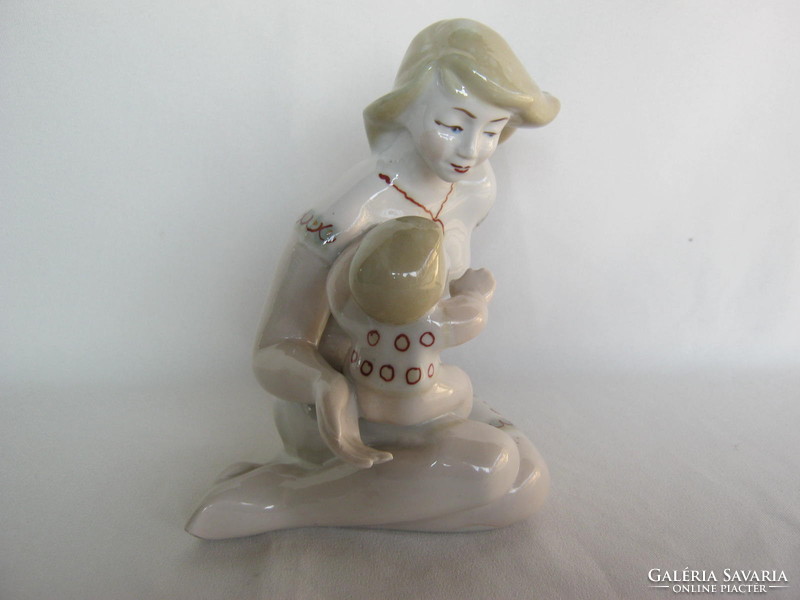 Retro ... Mother with her child polonne porcelain figurine