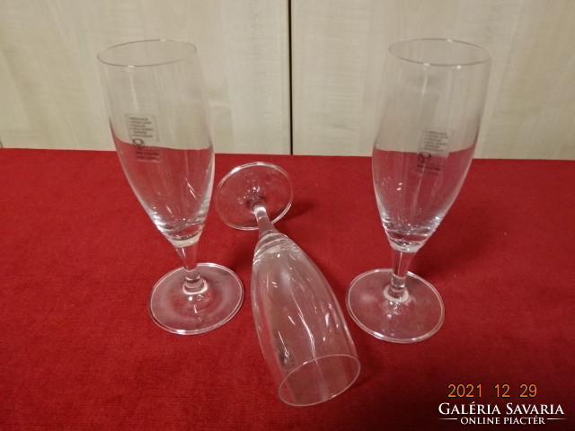 Német kristály pezsgős pohár, három darab, magassága 17 cm. Vanneki! Jókai.