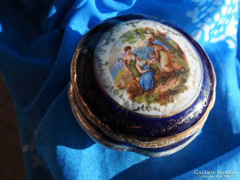 Antik barokk jelenetes kobaltkék és aranyfestéses Altwien bonbonier