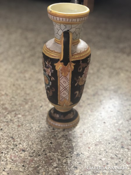 Vase of deruta majolica