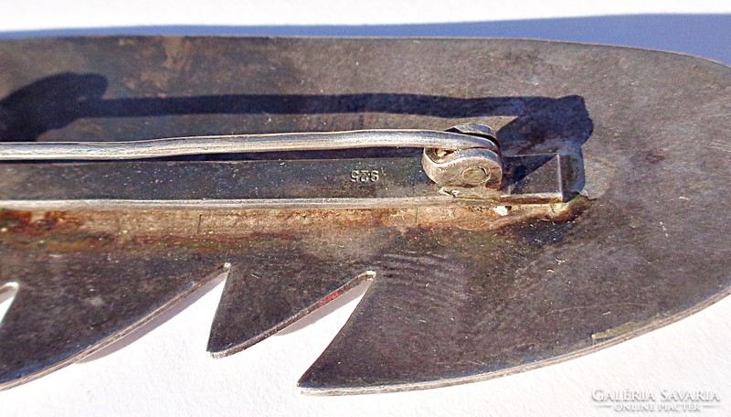 Oval 925 sterling silver brooch