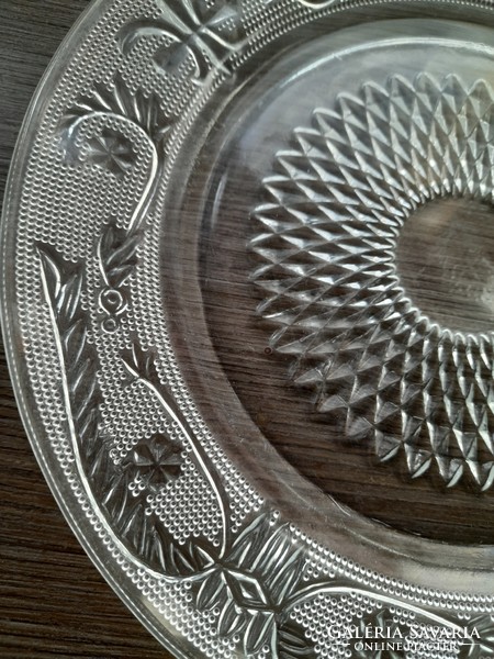 Glass plate, serving