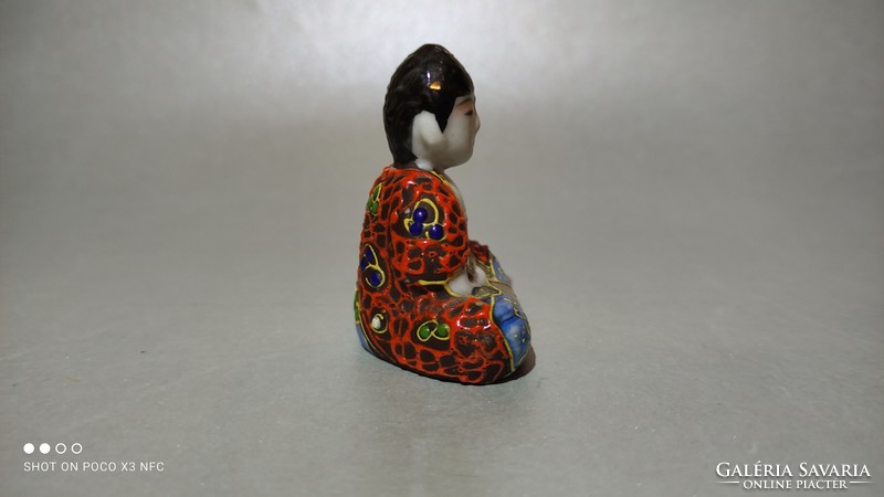 Jelzett mini porcelán satsuma buddha figura