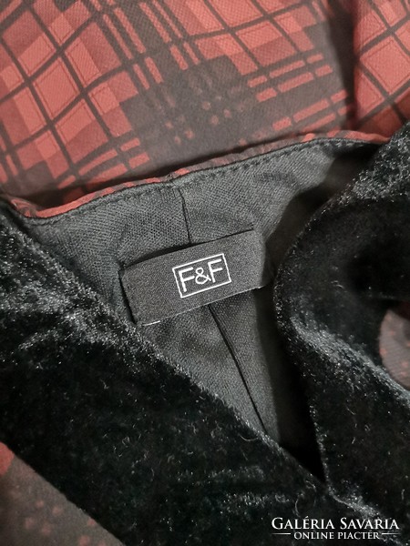 Skót kockás F&F 38-as, alkalmi muszlin ruha fekete kontraszttal