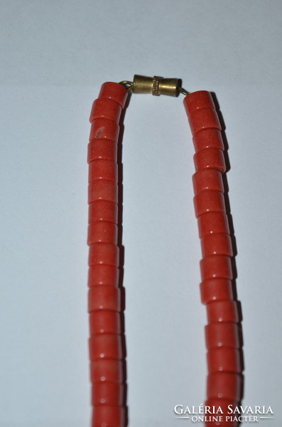 Coral effect glass necklace