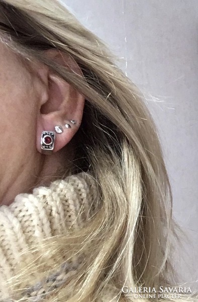 Silver ring, silver earrings, garnet stones, with ajàndèk pendant