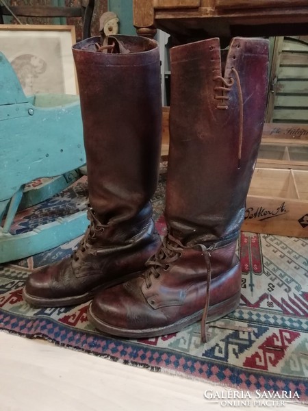 Birgerli boots, patinated leather boots from i. World War II boots, in very good condition