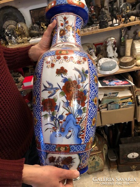 Kinai porcelán váza, szignált, jelzett, hibátlan, 65 cm-es magasságú