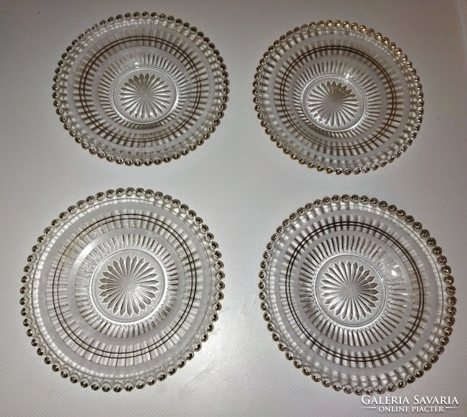 Üveg süteményes tányér tálka készlet 8 db.