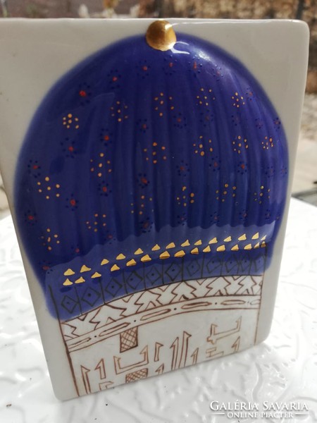 Porcelain shelf ornament Ukrainian-Russian?