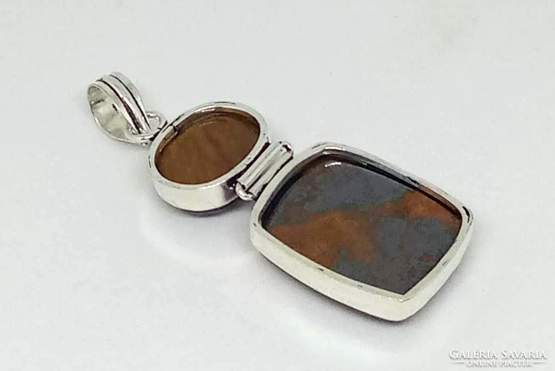 Gold tiger eye pendant in silver-plated socket