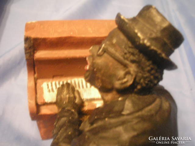 Ú2 Néhai Ray Charles a zongoránál Antik Szobrászbetonból festett súlyos nehéz Kőszobor ritkaság