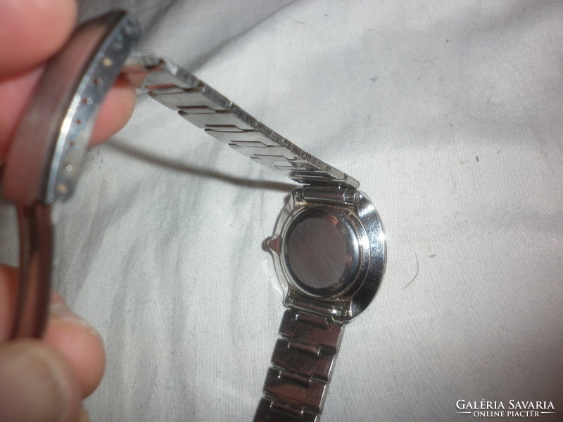Swiss date roamer quartz men's watch