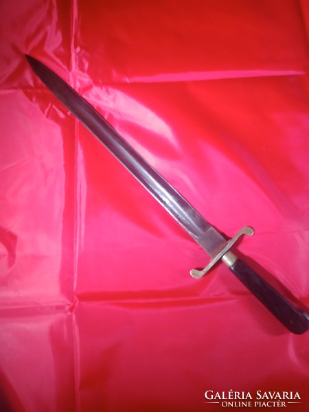 Dagger with bayonet blade