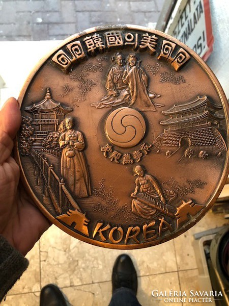 Koreai bronz tányér, falidisz, gyűjtőknek kiváló darab, 18 cm-es átmérőjű