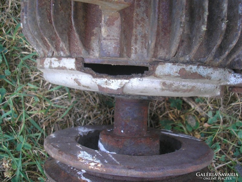 EM8 Rönkhasítónak gatternak is Antik 50 éves Magyar  4 kw-380-V működő halk villanymotor adatokkal