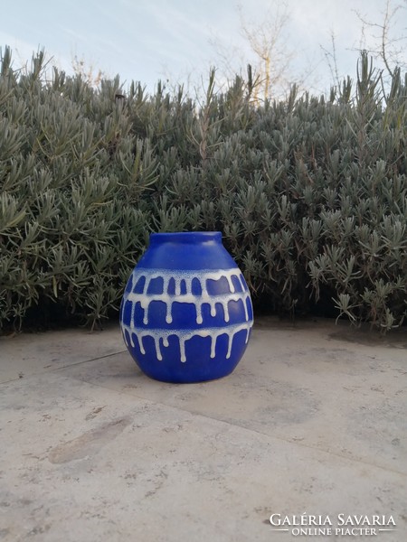 Blue white round ceramic vase 12x13 cm with dripped, glazed