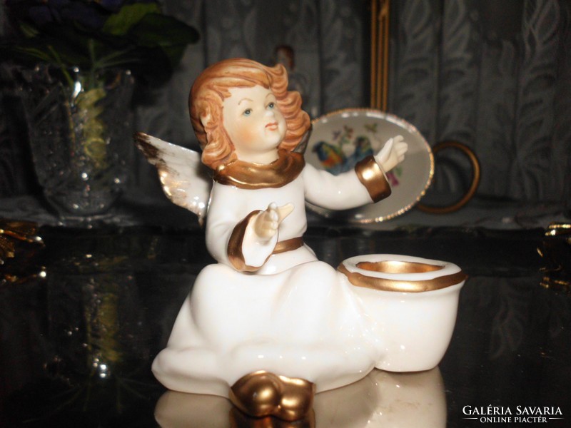 Gyönyörű porcelán gyertyatartó angyalka.