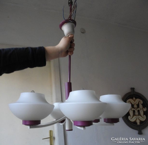 Modern metal chandelier lamp with milk glass extra shades