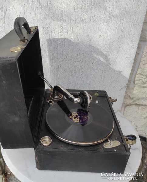 Antique gramophone, gramophon as in photos, works, video too