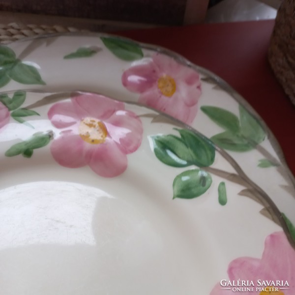 4 earthenware flat plates/bowls with flowers / the price applies to 1 piece/