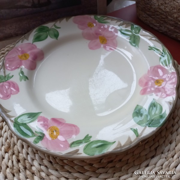 4 earthenware flat plates/bowls with flowers / the price applies to 1 piece/