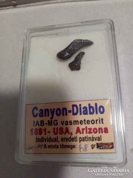 Canyon -Diablo vasmeteorit  polírozás- vágás nélkül ARIZONA