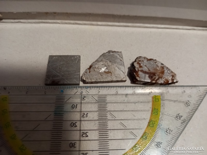Eredeti szép nagy darab Muonionalusta meteorit 3cmx 2,3 cm gyűjteménybe