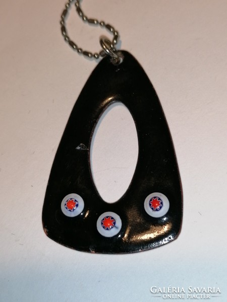 Applied art fire enamel pendant (136)