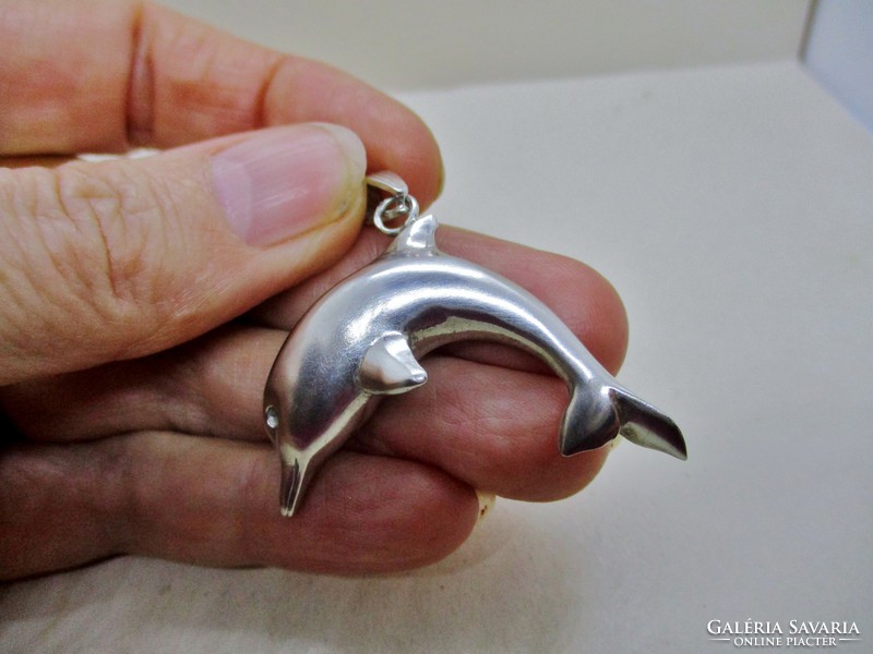 Szép nagyméretű  ezüst delfin medál