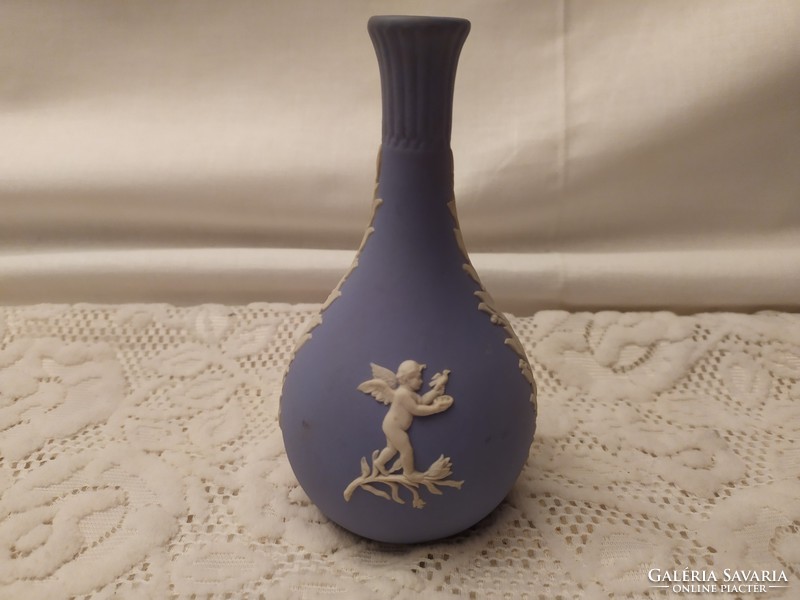 Gyönyörű Wedgewood váza meseszép figurális rátéttel