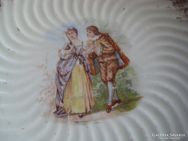 Antik Körmöcbányai , ritkán látható , fali tányér , barok jelenettel  543 sz. mérete 17,8 cm