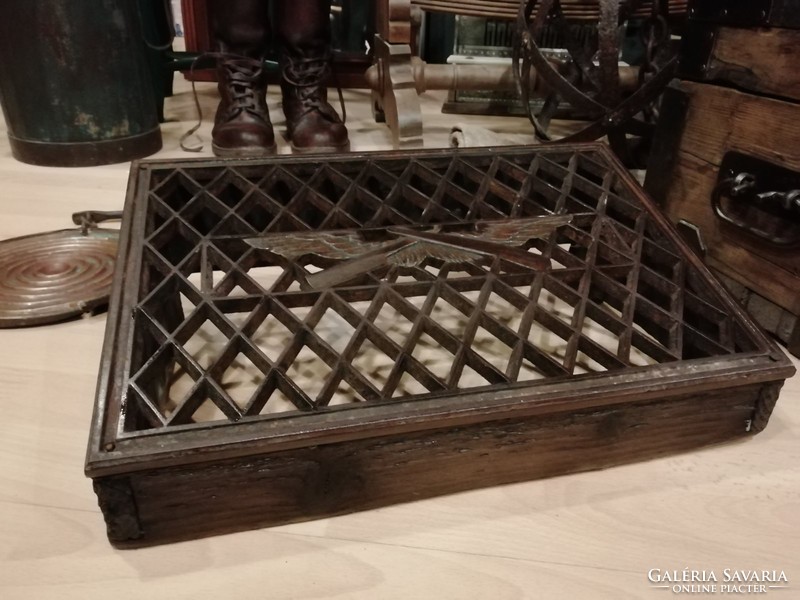 Barber footrest, old cast iron and wooden footrest, for collectors