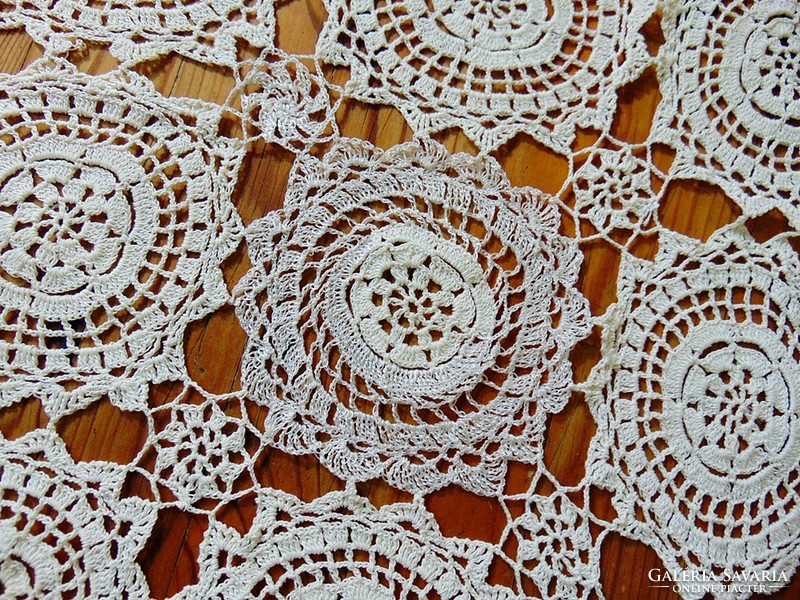 Lace tablecloth, needlework 40 x 40 cm.