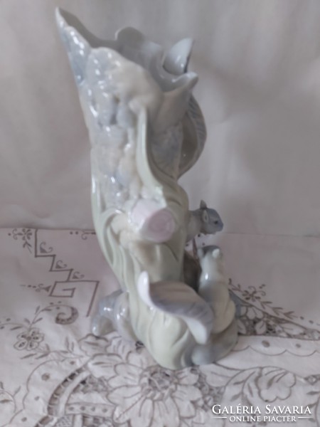 Spanish large porcelain vase with squirrels