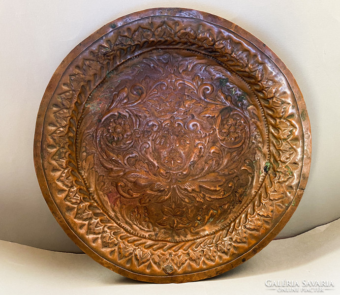 18th century hand-hammered copper bowl / wall decoration. Barberini with coat of arms?