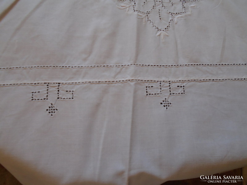 Toledo tablecloth, tablecloth 144 x 141 cm.