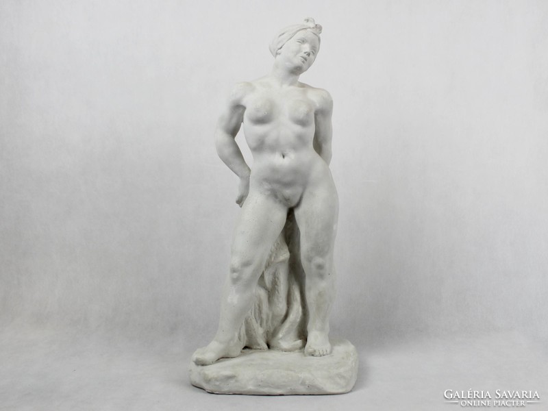 Donner Gertrud Mária creating a female nude