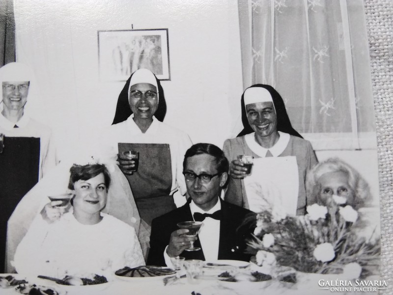 Older photo / life picture, wedding, bride, groom, nuns / sisters